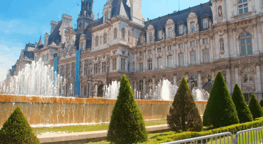 Top 5 Historical Sites You Should Visit in Paris 9 hote