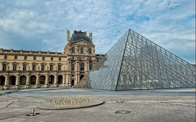 Top 5 Historical Sites You Should Visit in Paris 6 mesum1